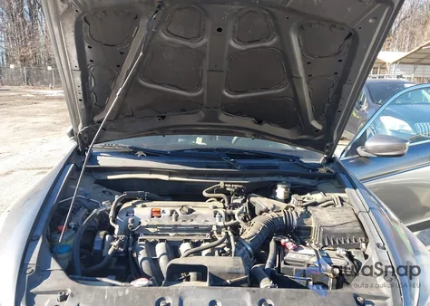 2011 Honda Accord 2.4 Lx z USA, uszkodzony, nr VIN 1HGCP2F32BA058776